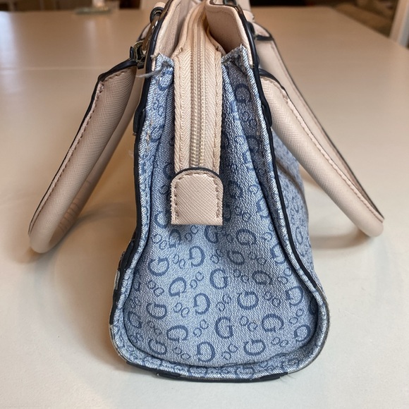 Guess handbag - Picture 2 of 12